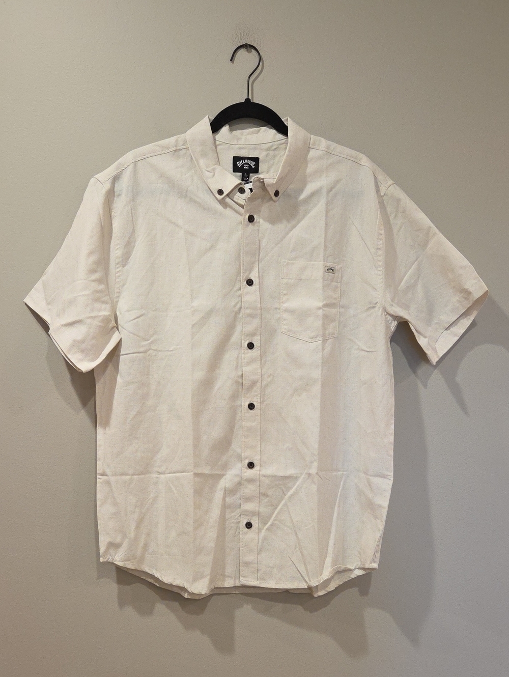 Billabong Men's Button-Down Short Sleeve Shirt in Off-White